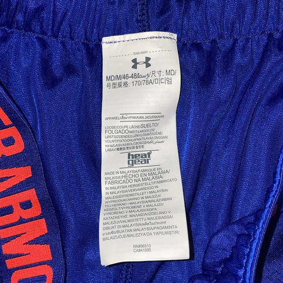 Under Armour HeatGear 2 Piece Workout Set - Picture 9 of 11